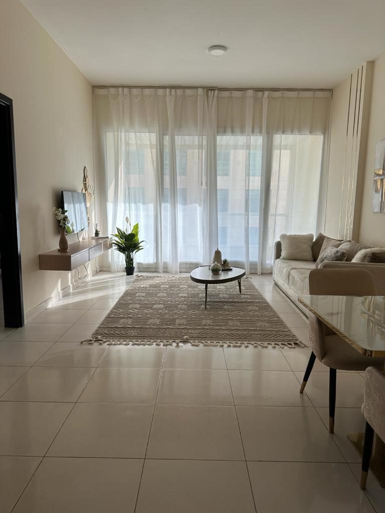 Lovely 1-Bedroom Apartment In The Heart Of Dubai Marina 외부 사진